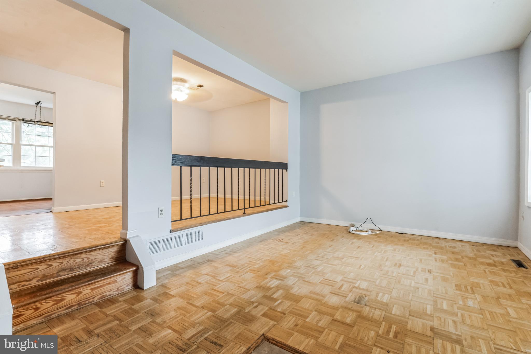 476 WORTHINGTON ROAD