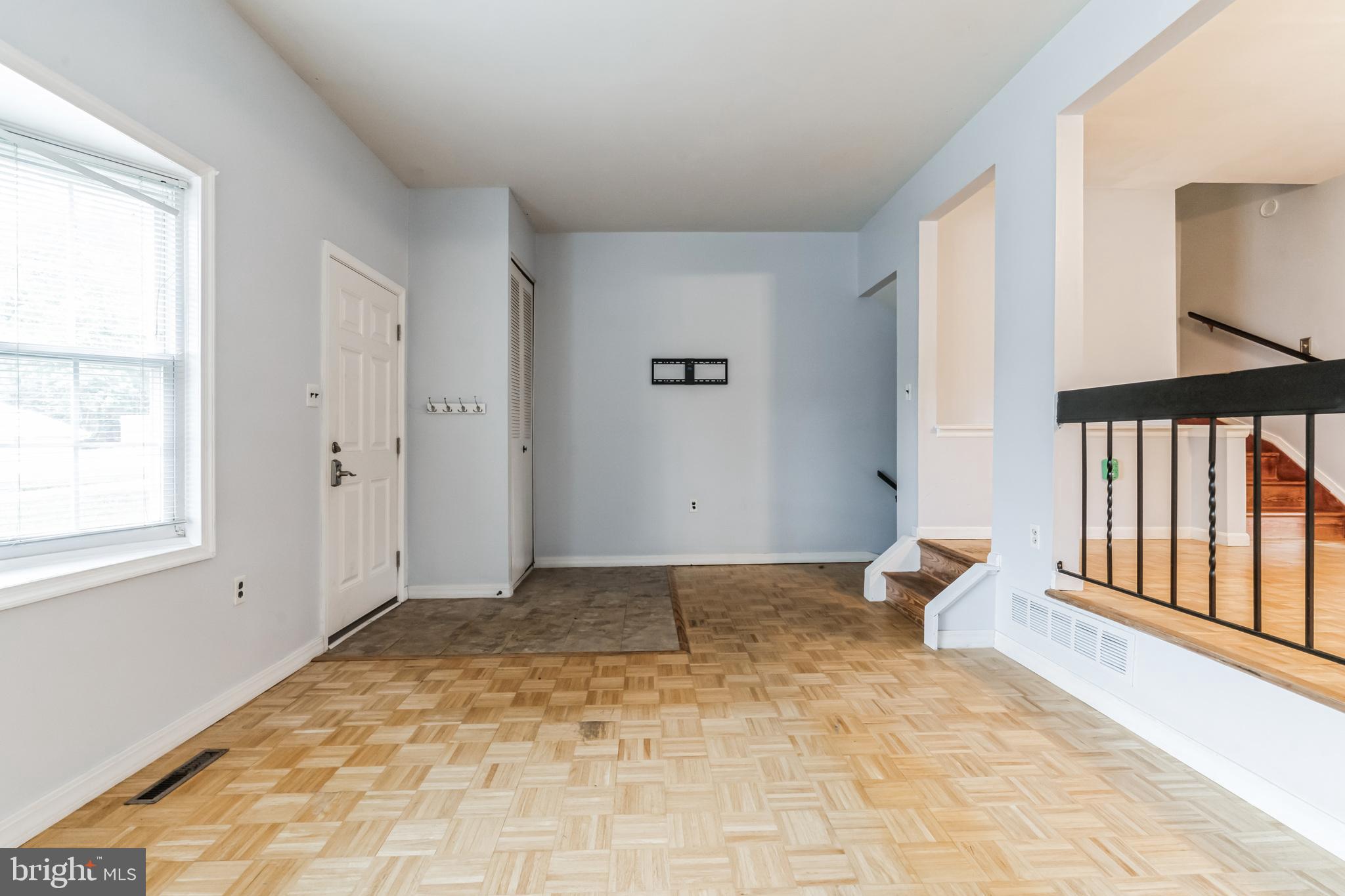 476 WORTHINGTON ROAD