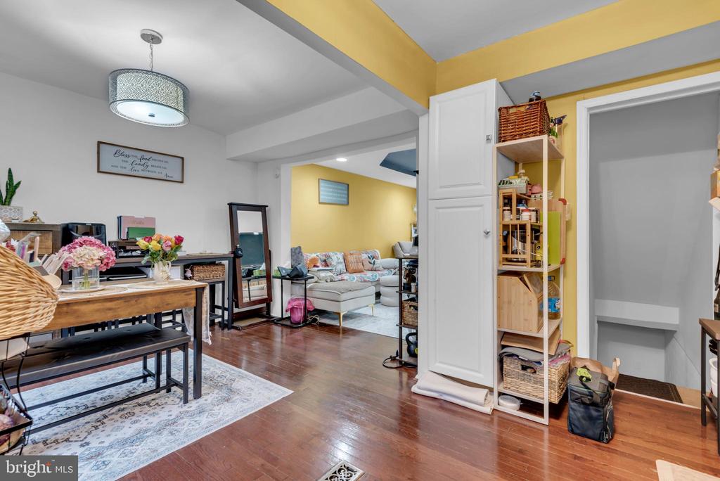 8221 PARHAM COURT