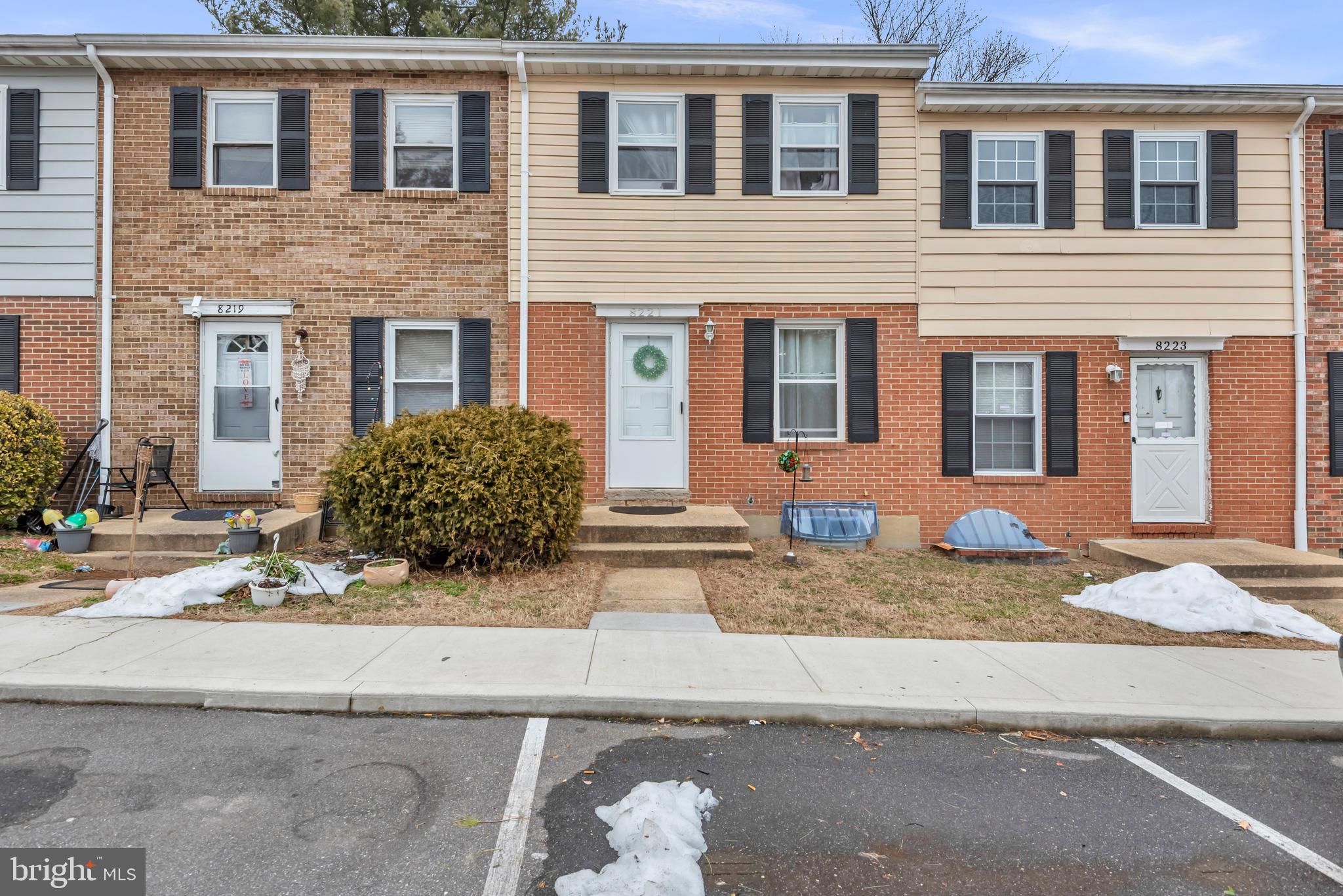 8221 PARHAM COURT