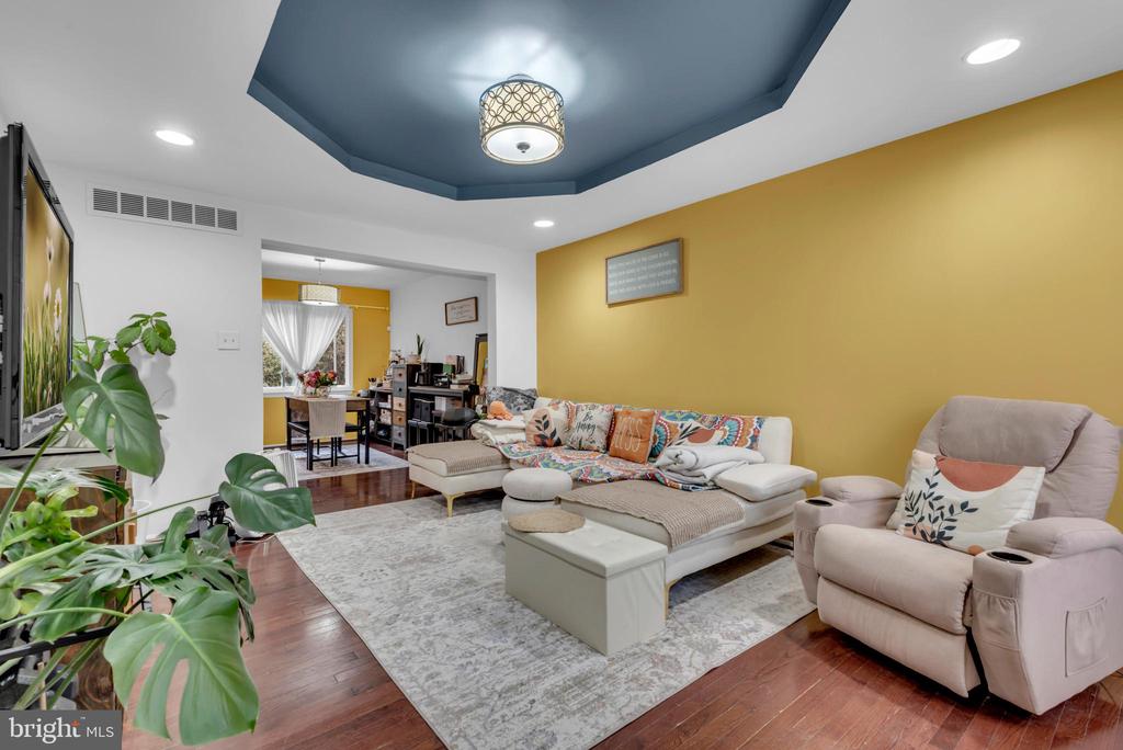 8221 PARHAM COURT