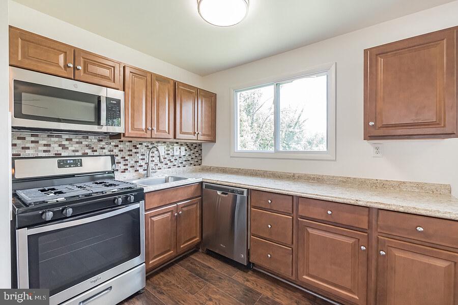 3717 BOARMAN AVENUE 1E