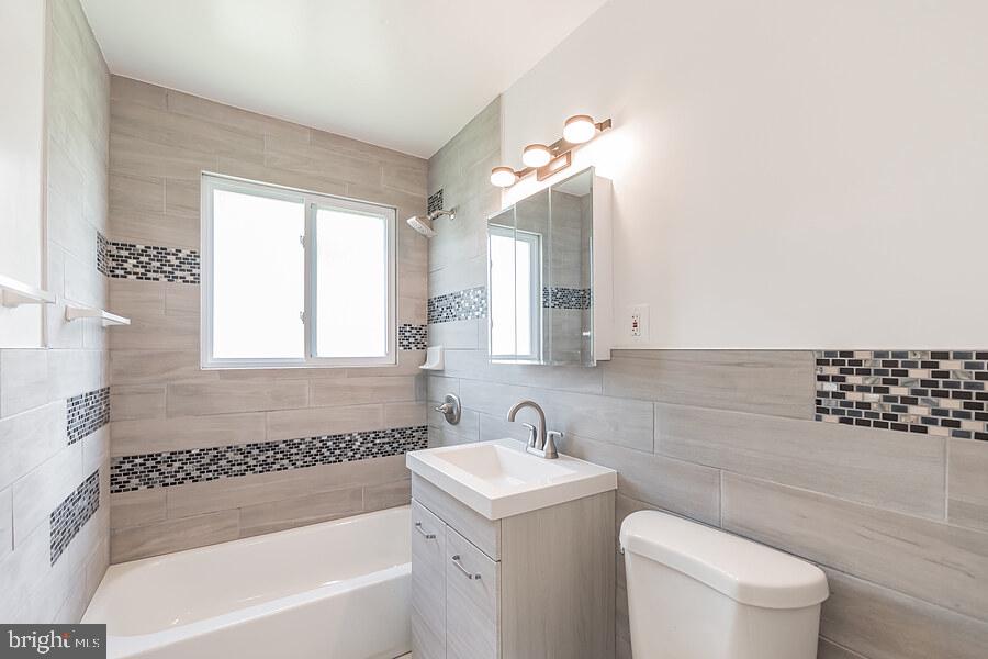 3717 BOARMAN AVENUE 1E