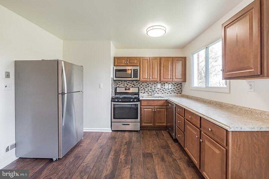 3717 BOARMAN AVENUE 1E