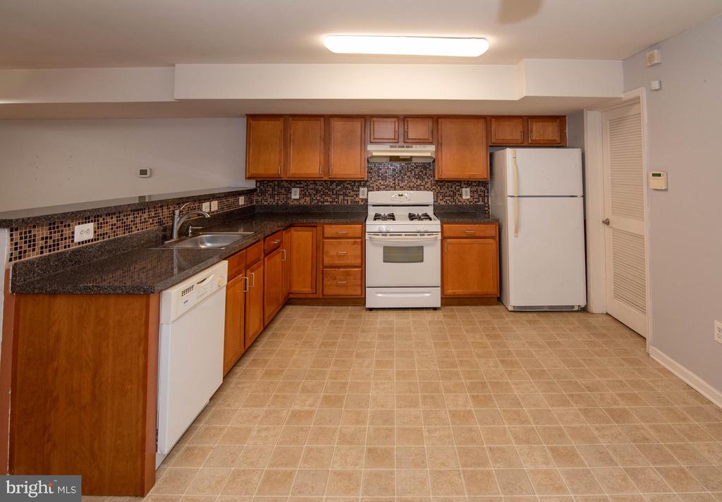 3553 6TH STREET