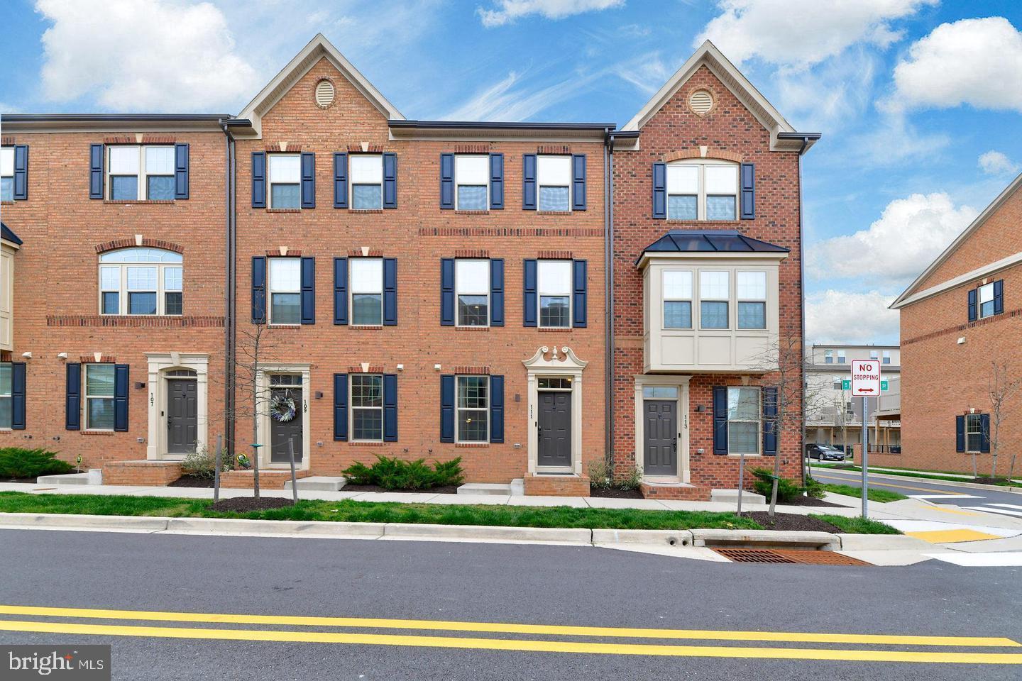 111 S NEWKIRK STREET