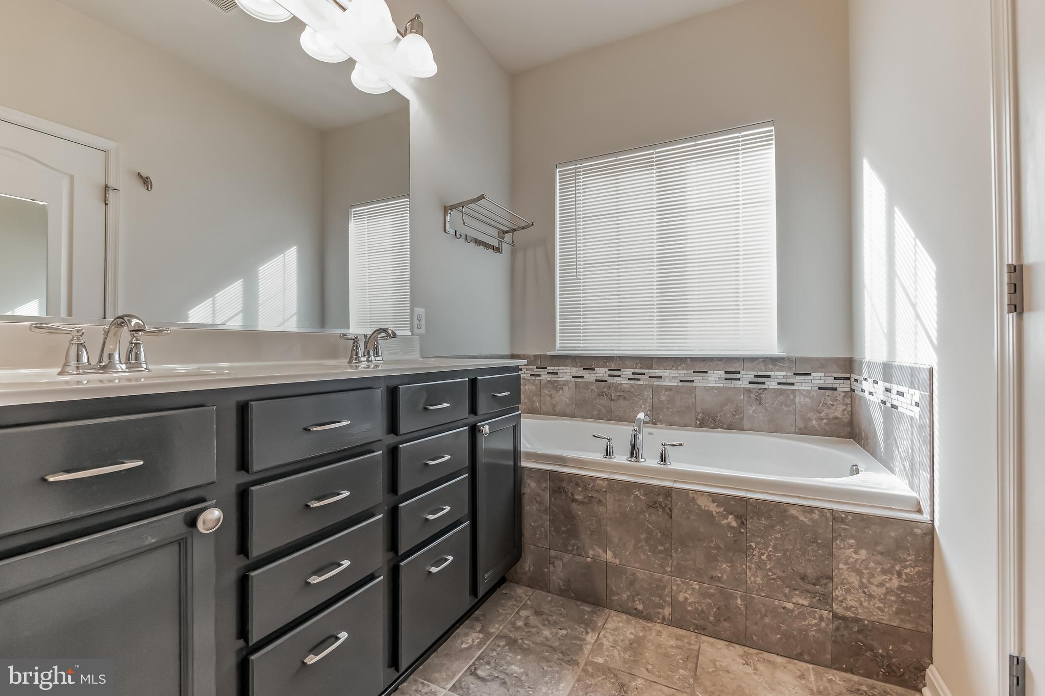 7652 TOWN VIEW DRIVE