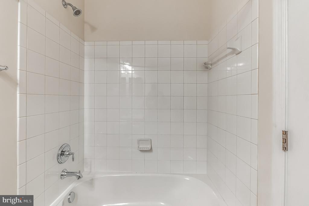 7652 TOWN VIEW DRIVE