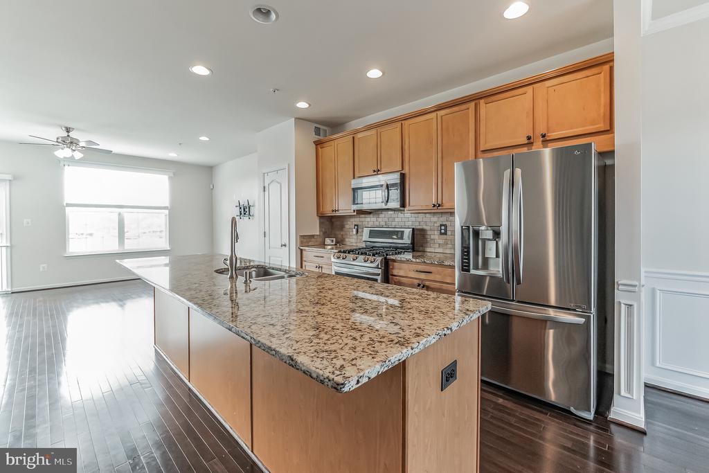 7652 TOWN VIEW DRIVE