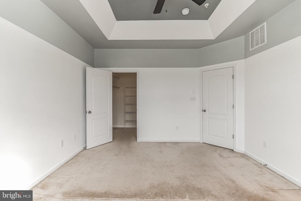 7652 TOWN VIEW DRIVE