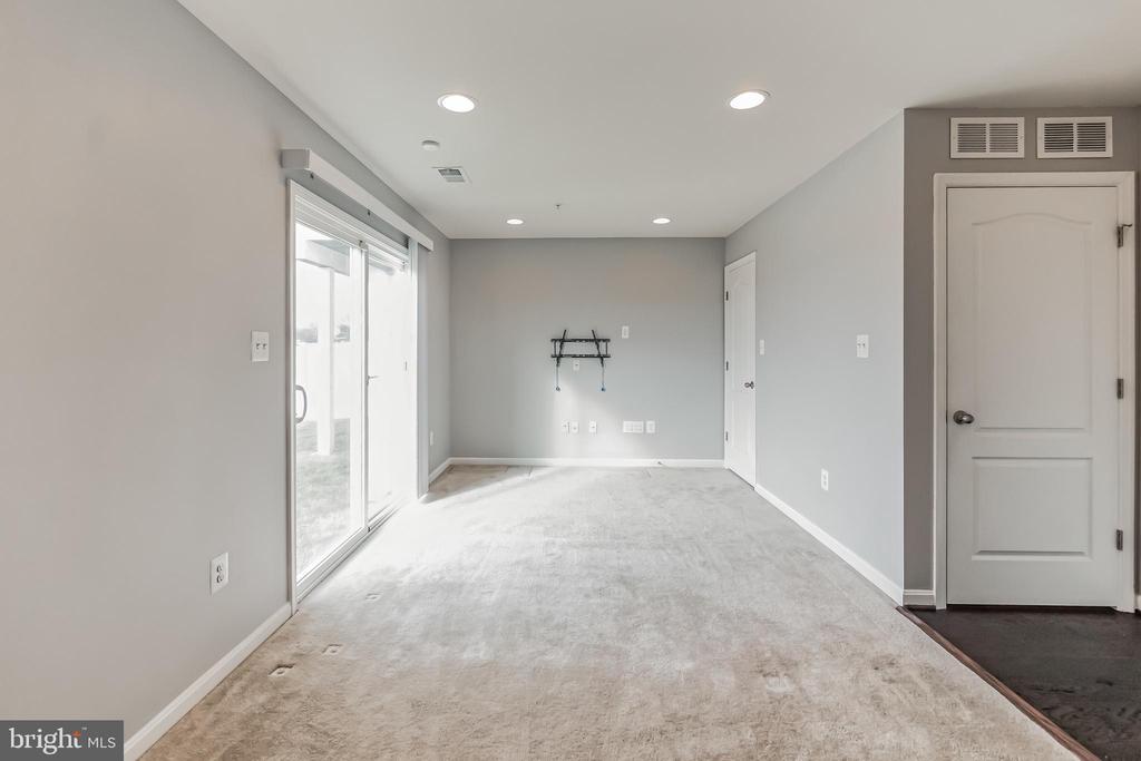 7652 TOWN VIEW DRIVE