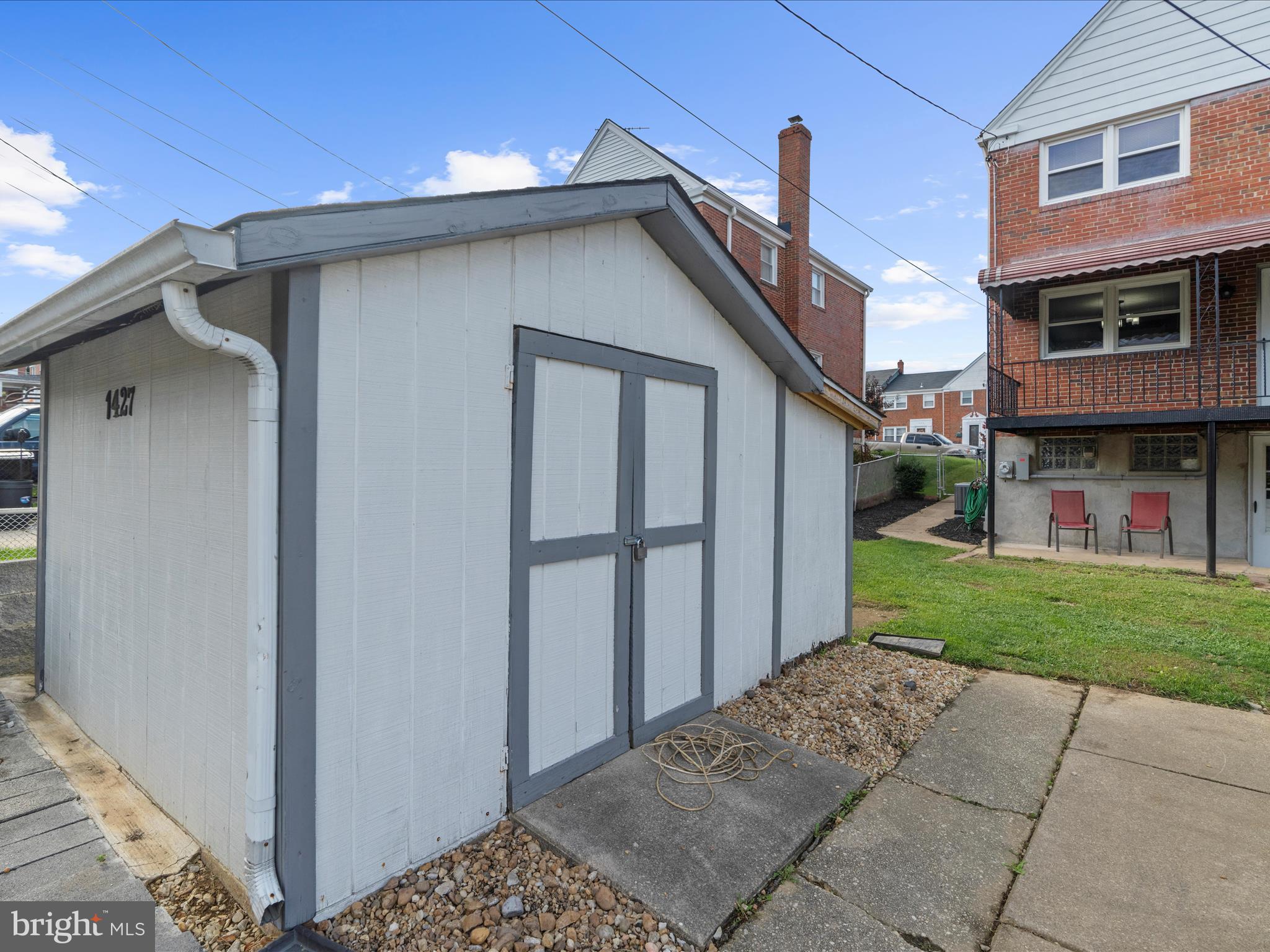 1427 BARRETT ROAD