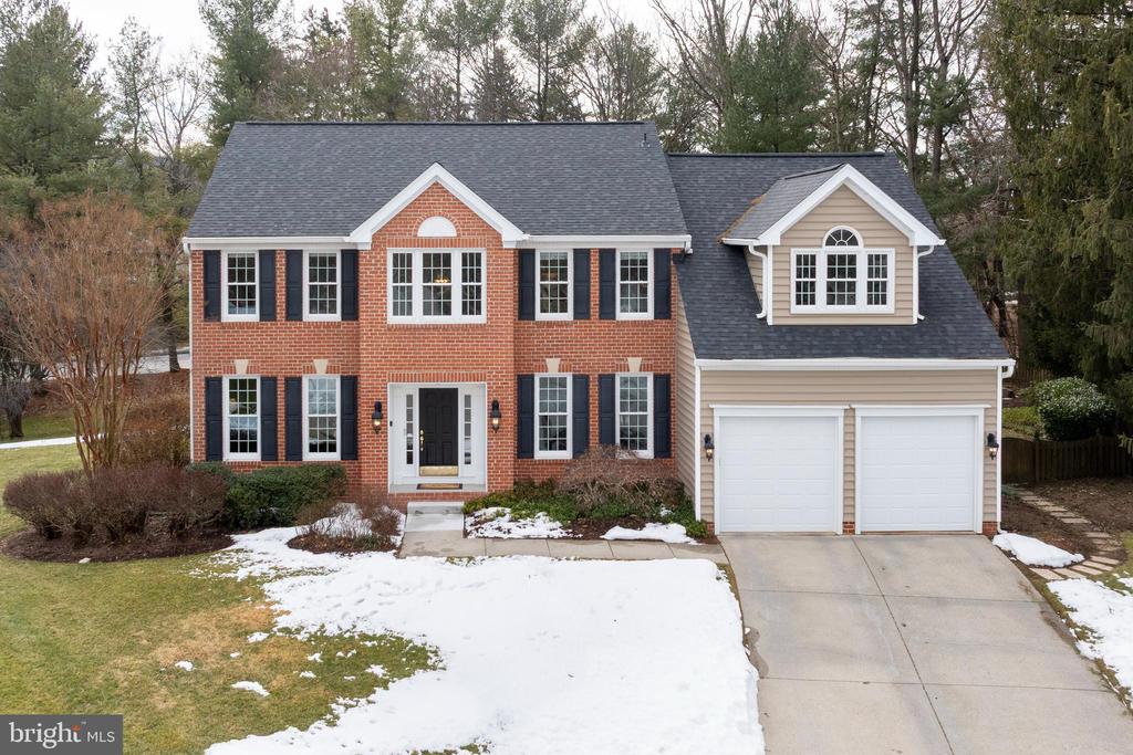 11 HEMLOCK COURT