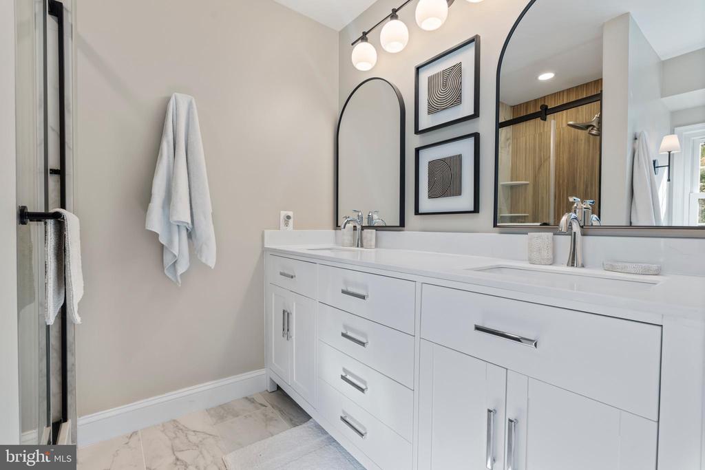 11 HEMLOCK COURT