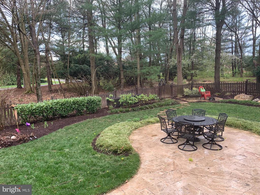 11 HEMLOCK COURT