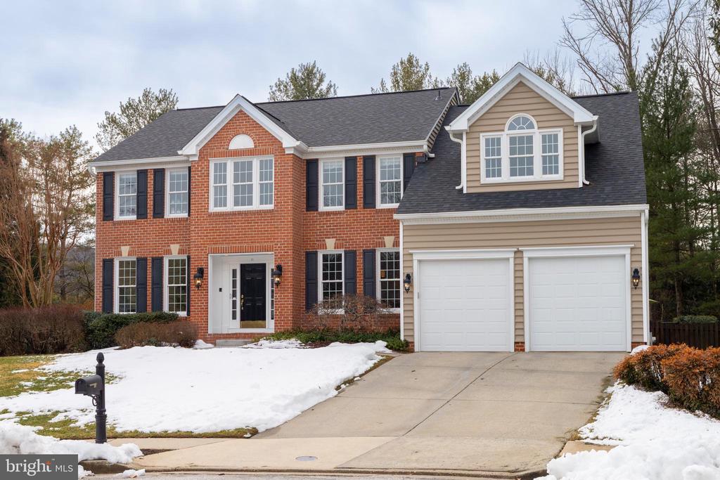 11 HEMLOCK COURT