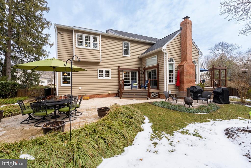 11 HEMLOCK COURT