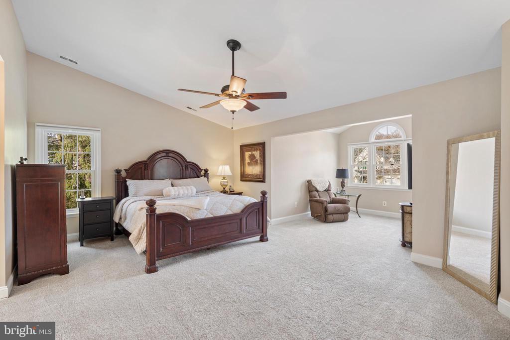 11 HEMLOCK COURT