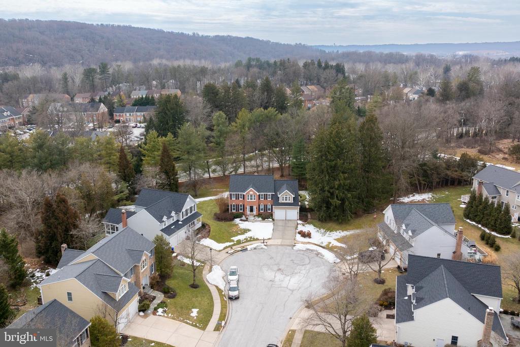 11 HEMLOCK COURT