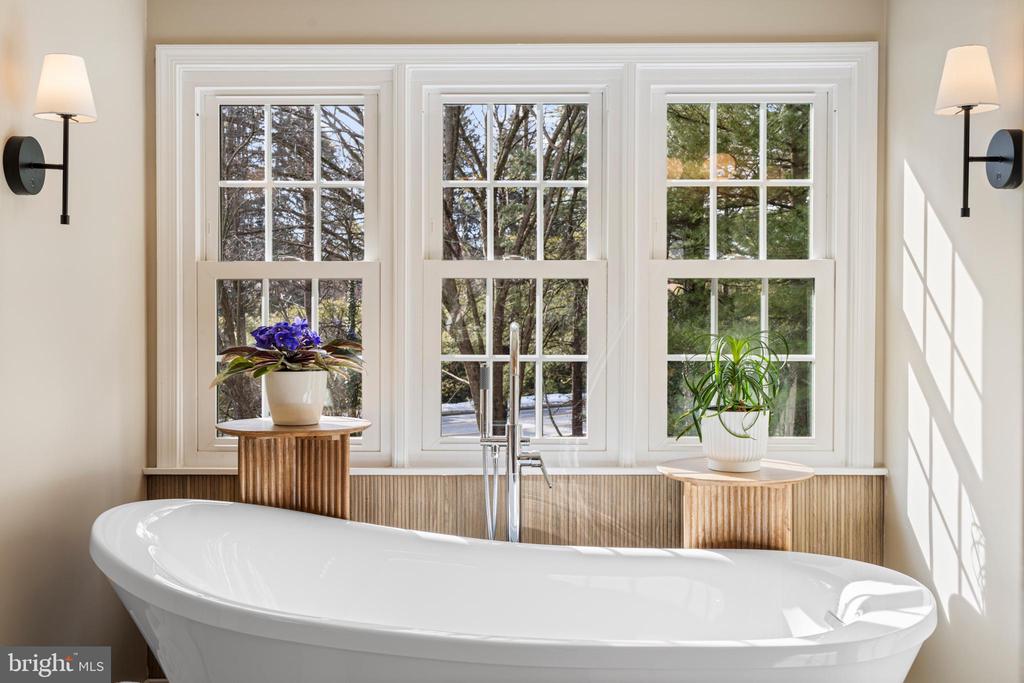 11 HEMLOCK COURT