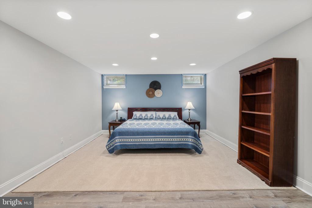 11 HEMLOCK COURT