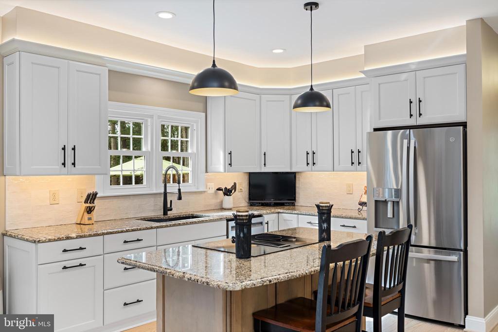 11 HEMLOCK COURT