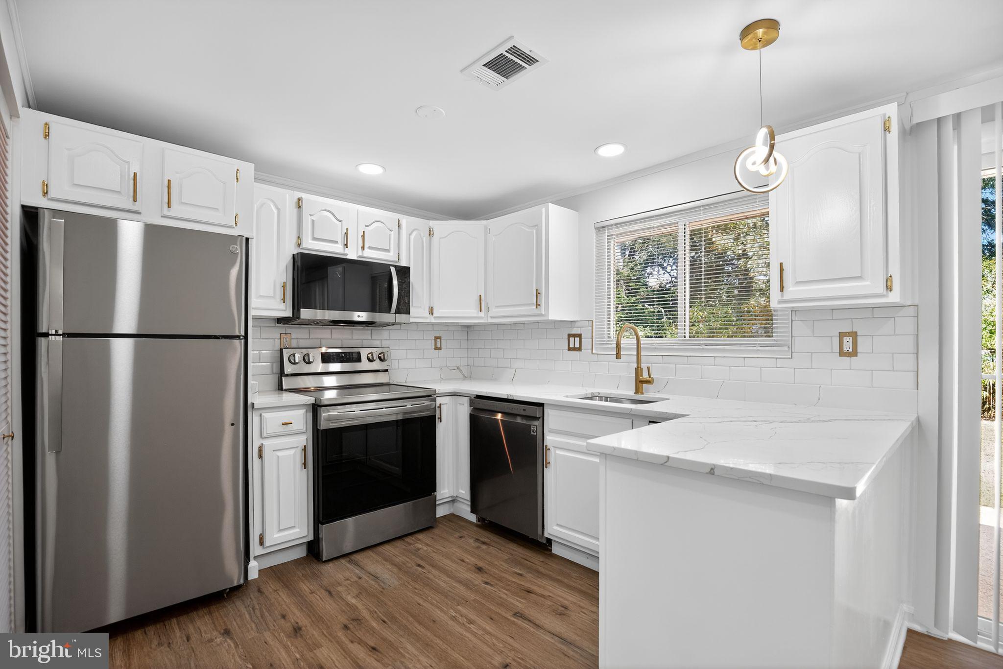 15 CARDIGAN COURT
