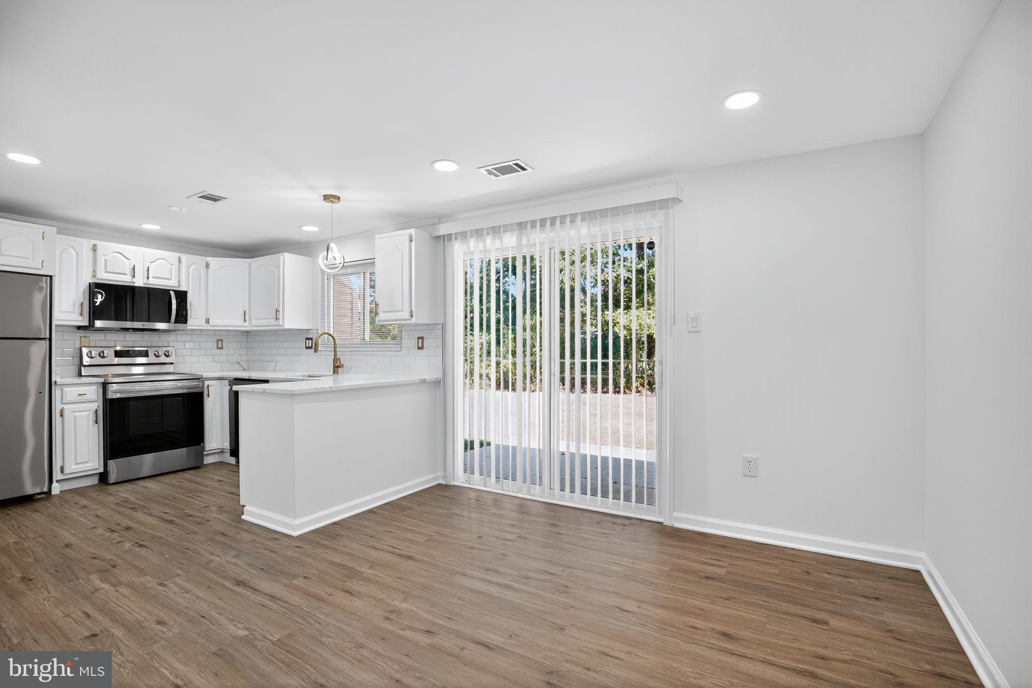 15 CARDIGAN COURT