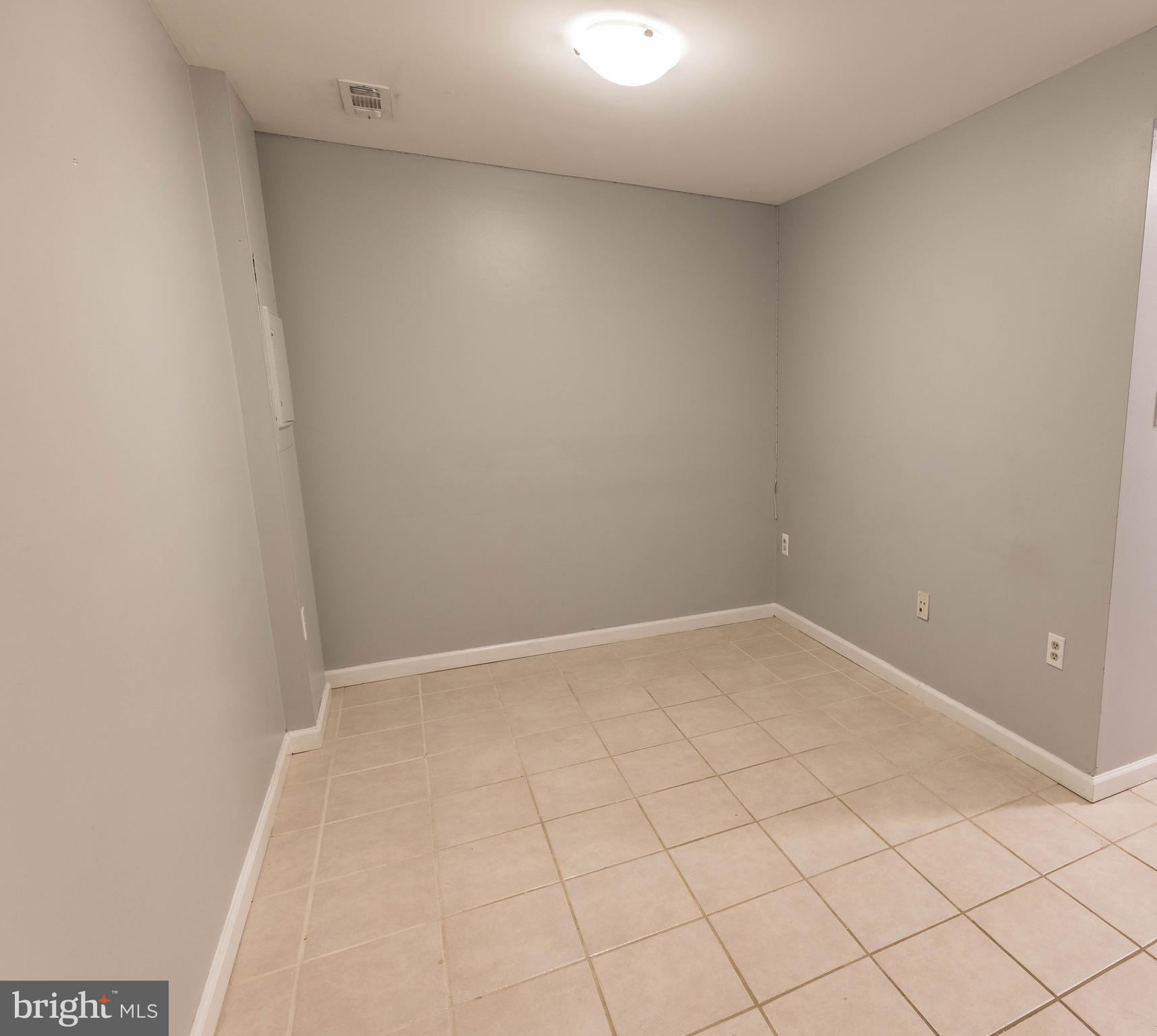 2915 LISAGE WAY
