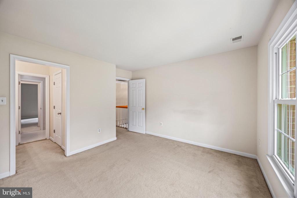 1400 FOGGY GLEN COURT