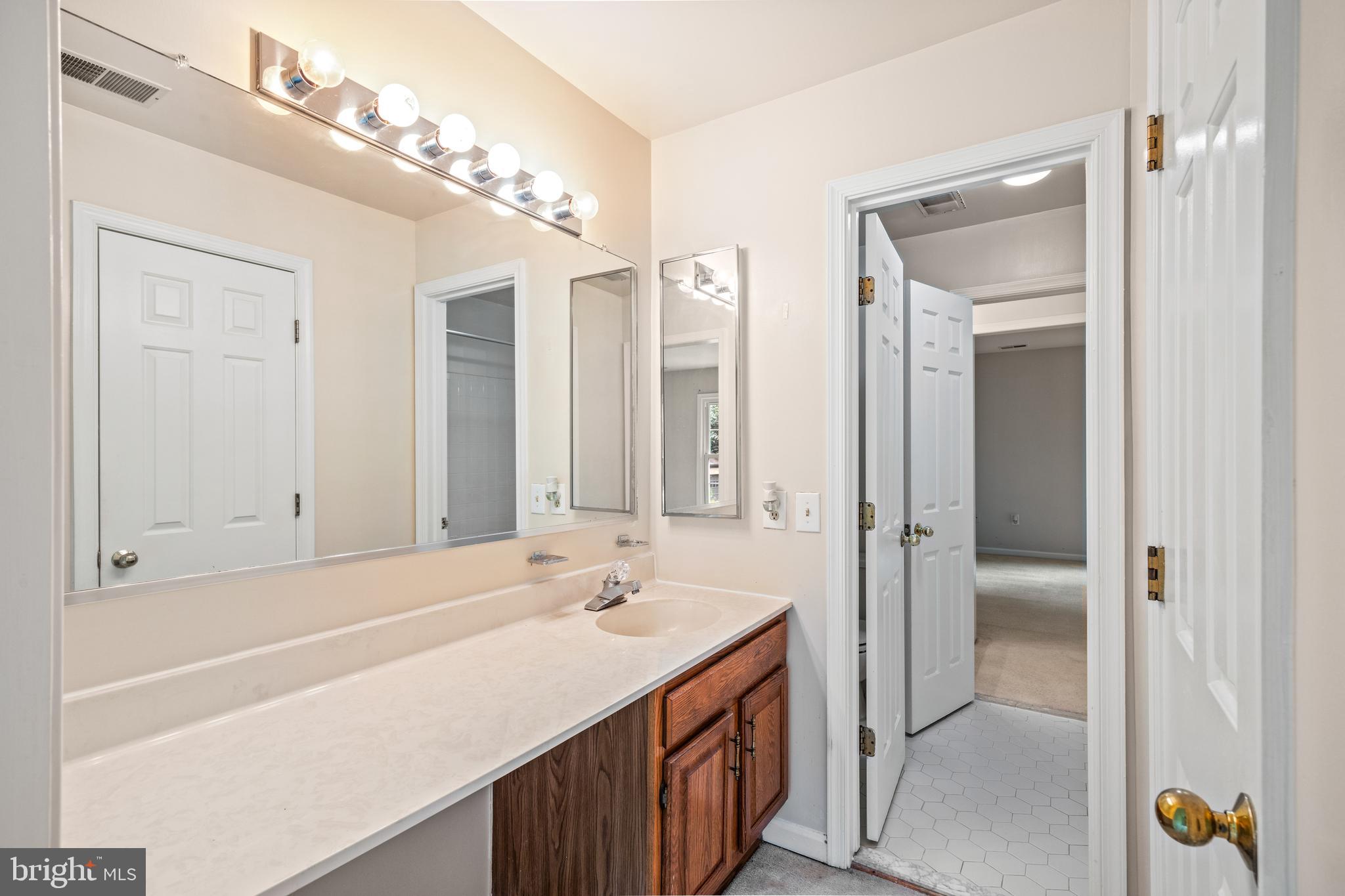 1400 FOGGY GLEN COURT