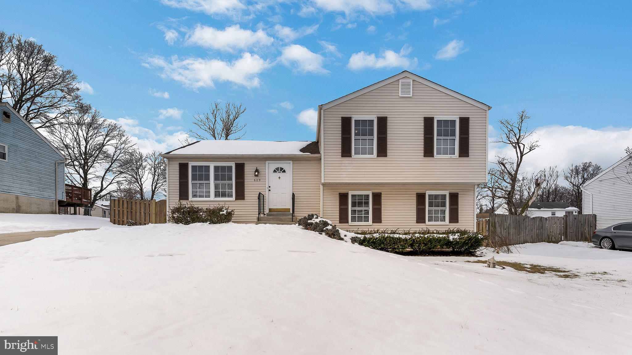 609 CASTLEWOOD PLACE