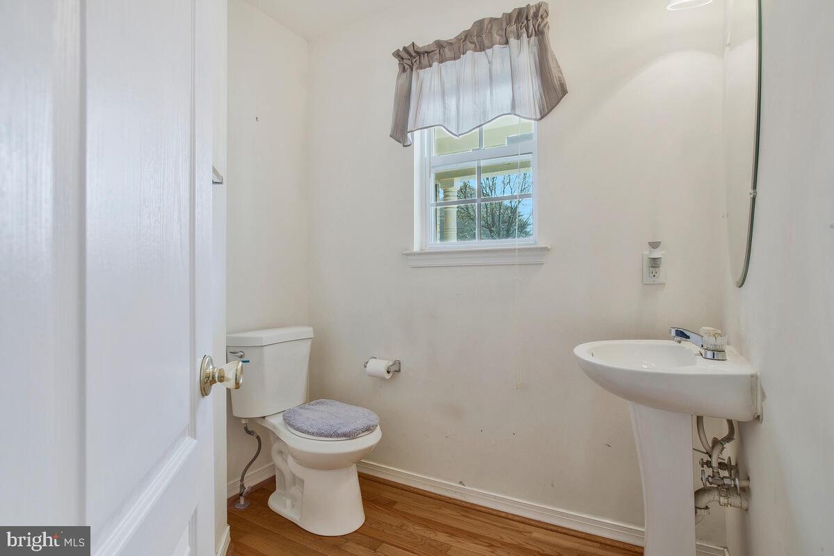 9802 CEDAR CREST WAY