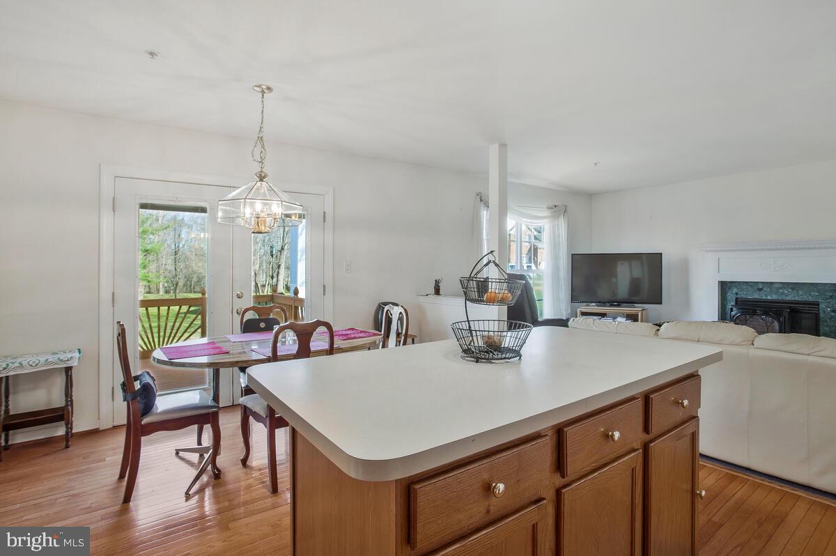 9802 CEDAR CREST WAY