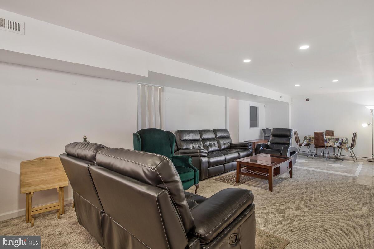 9802 CEDAR CREST WAY