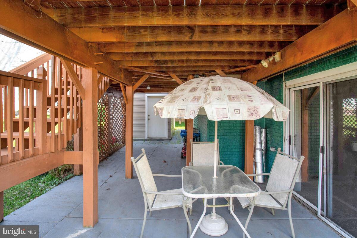 9802 CEDAR CREST WAY