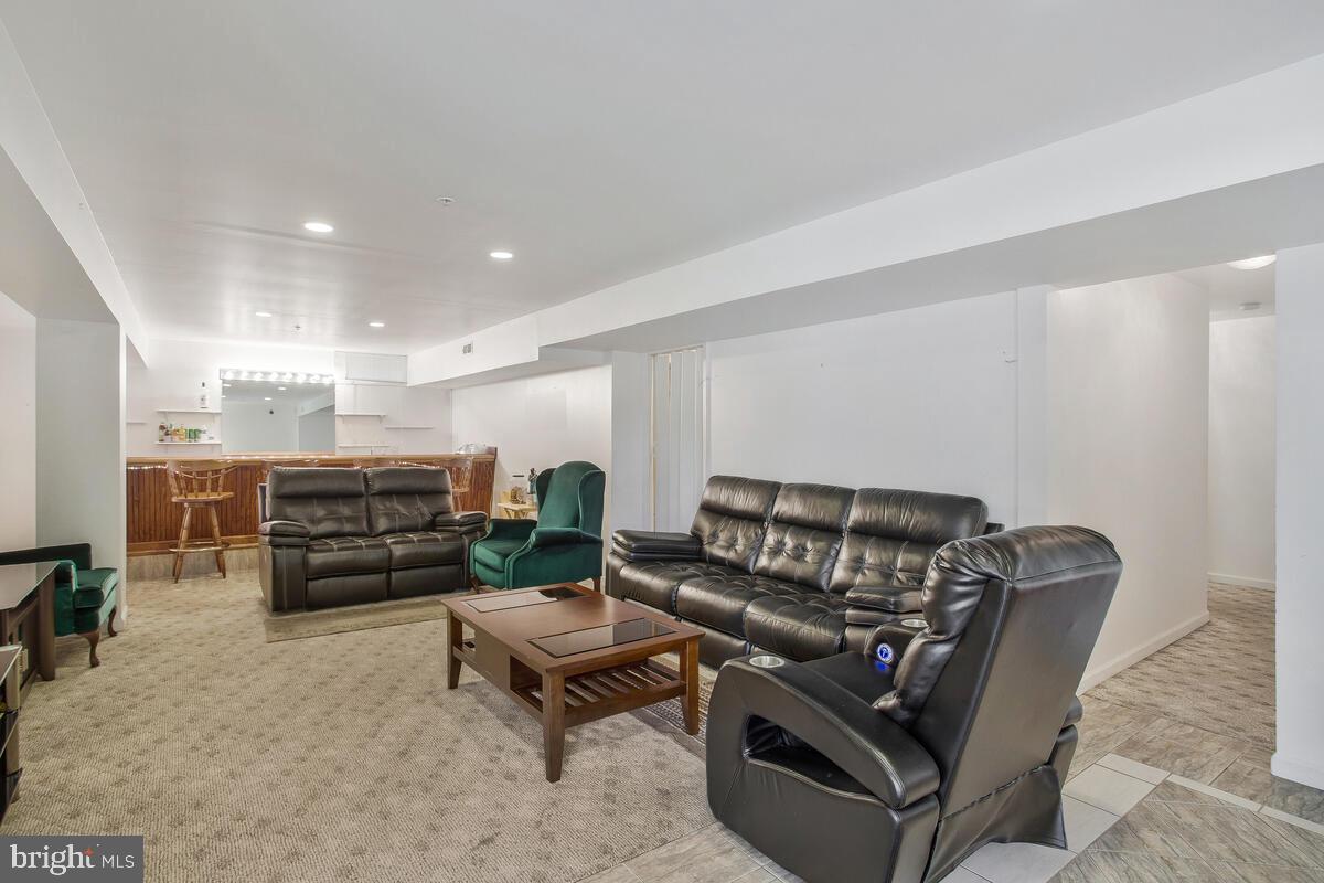 9802 CEDAR CREST WAY