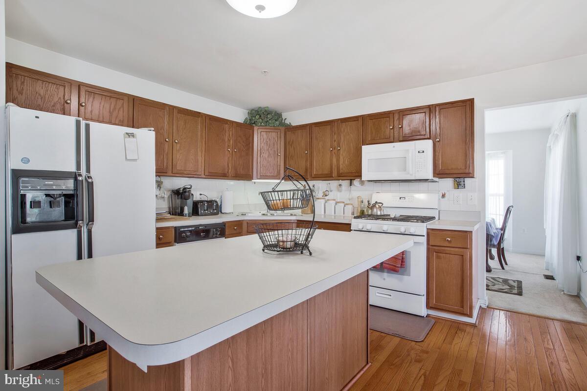 9802 CEDAR CREST WAY