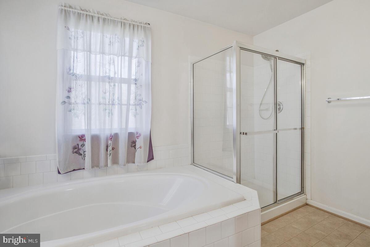 9802 CEDAR CREST WAY