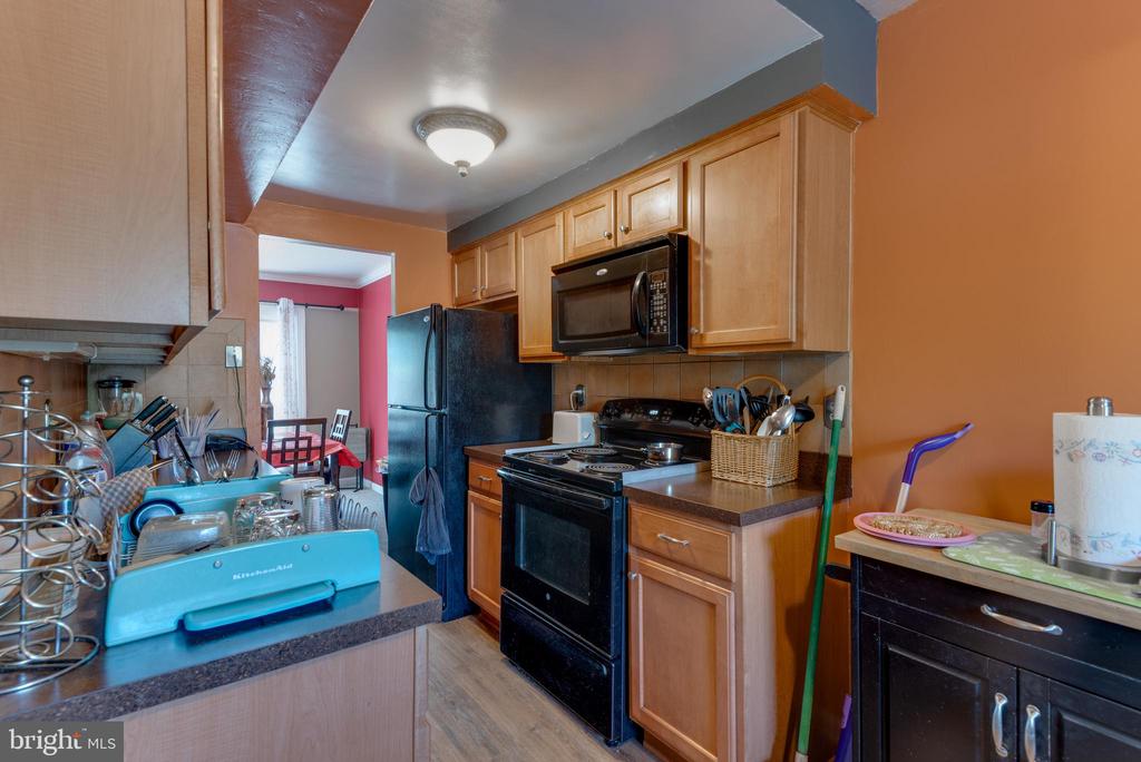 2225 DAWN LANE