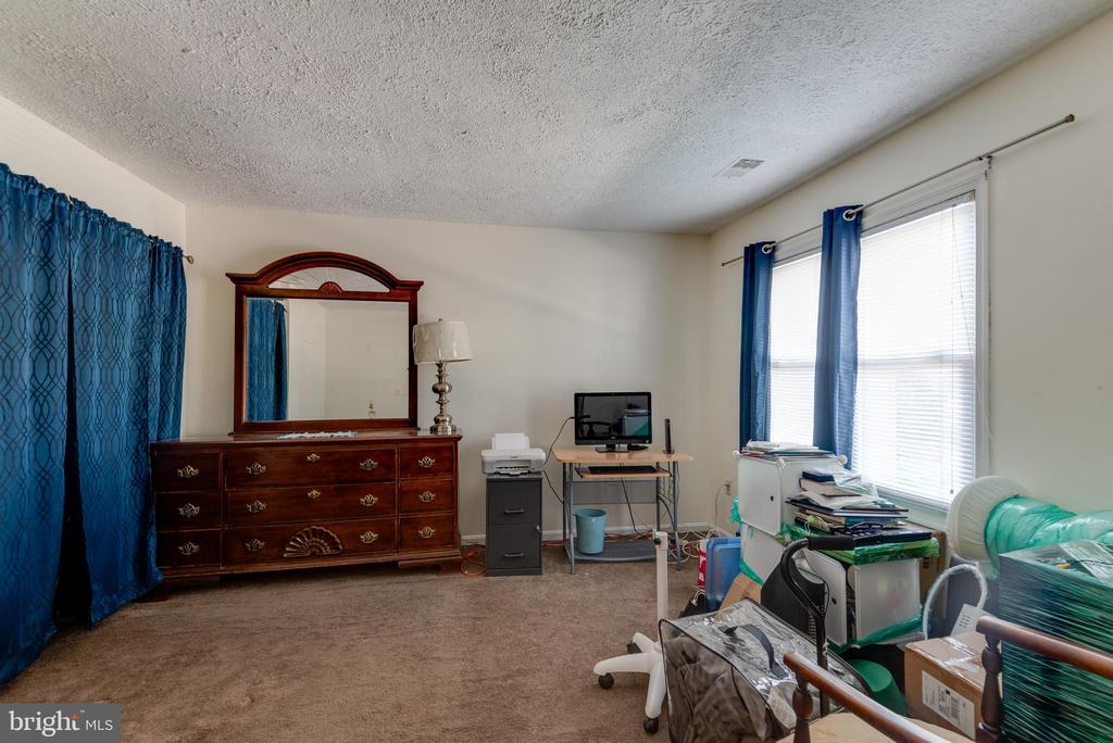 2225 DAWN LANE