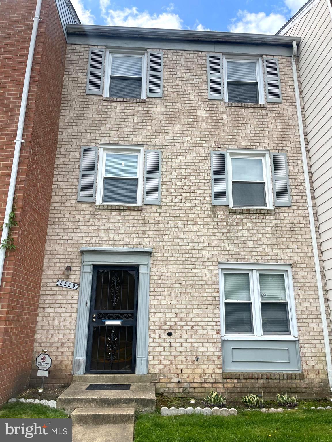 2225 DAWN LANE