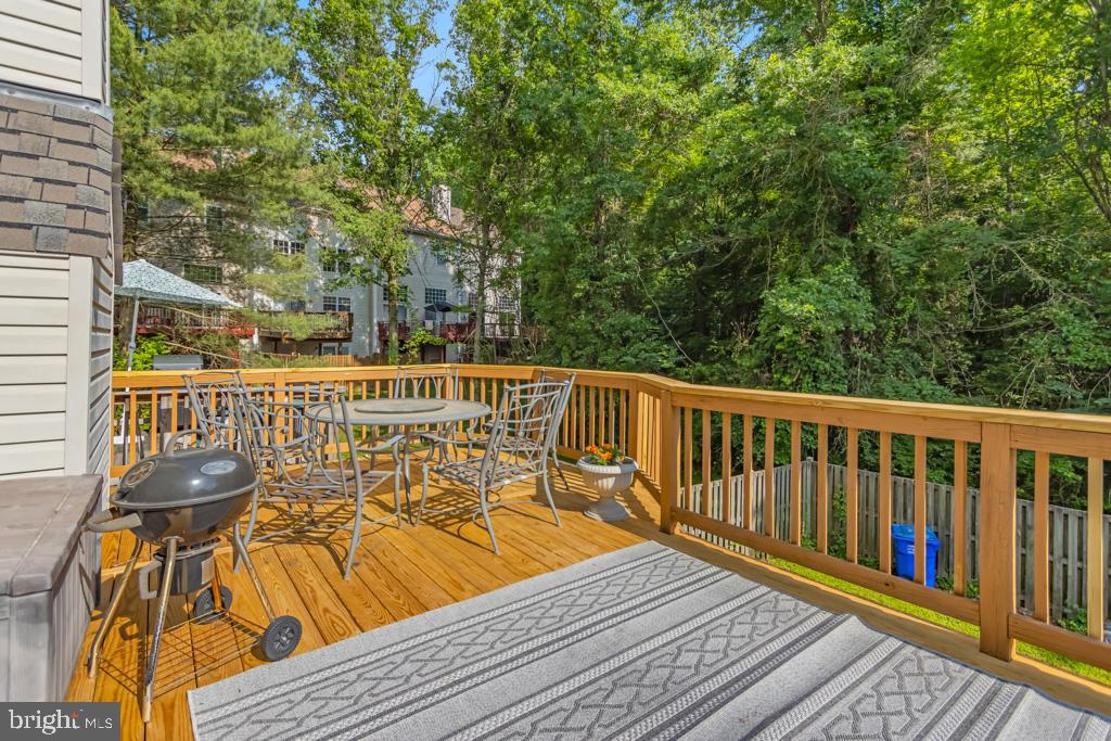 5911 GRENFELL LOOP