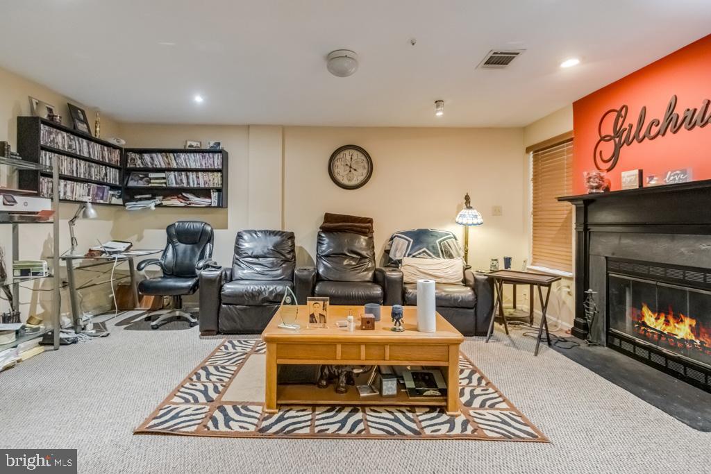 5911 GRENFELL LOOP