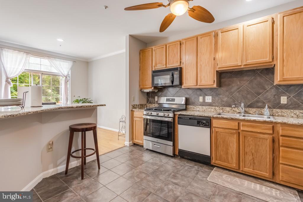 5911 GRENFELL LOOP