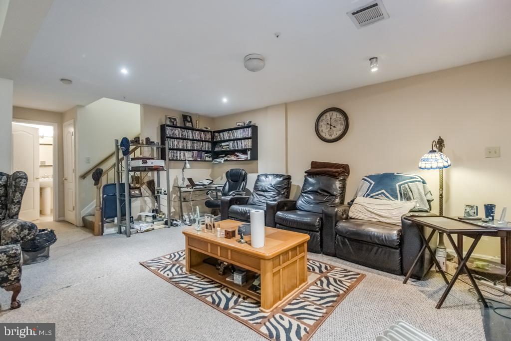 5911 GRENFELL LOOP