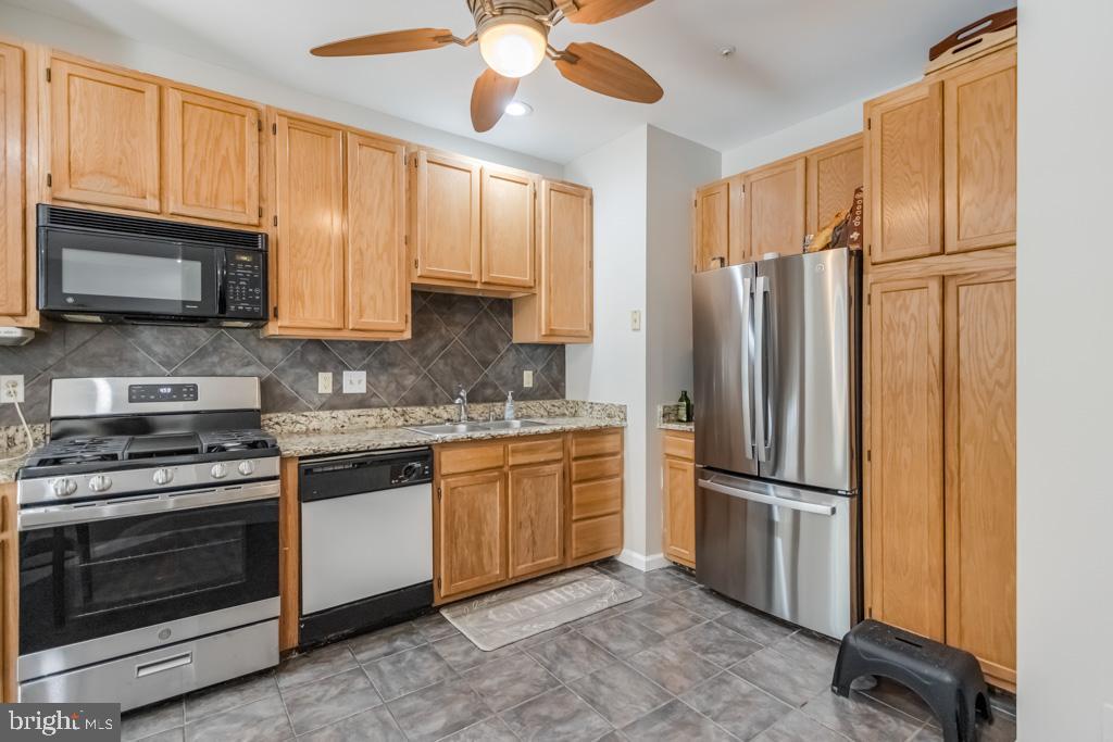 5911 GRENFELL LOOP