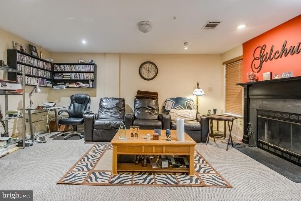 5911 GRENFELL LOOP