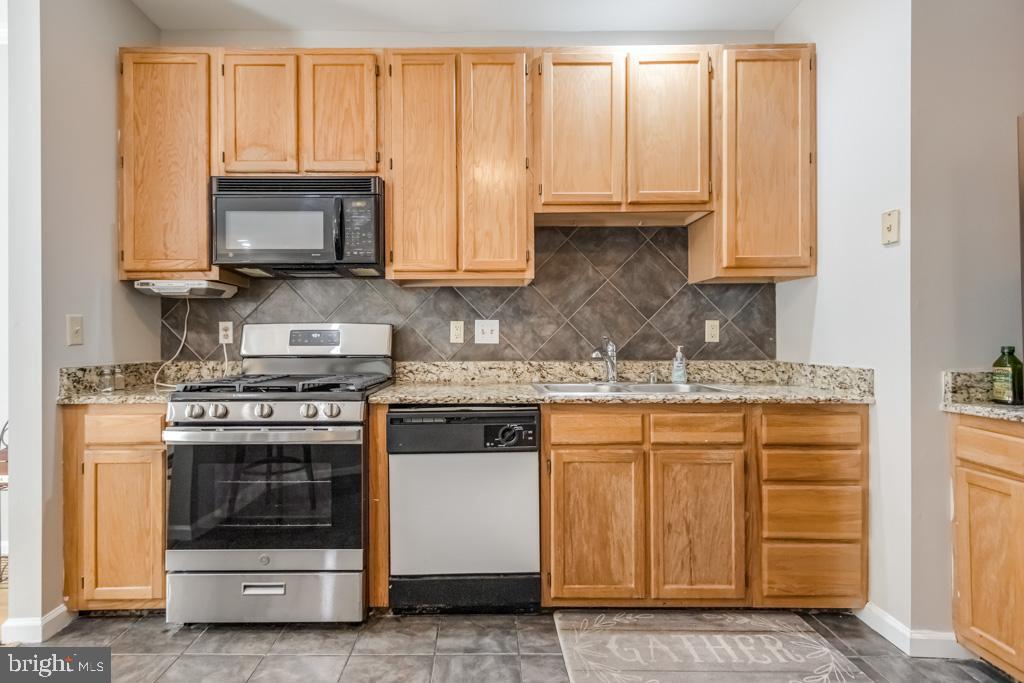 5911 GRENFELL LOOP