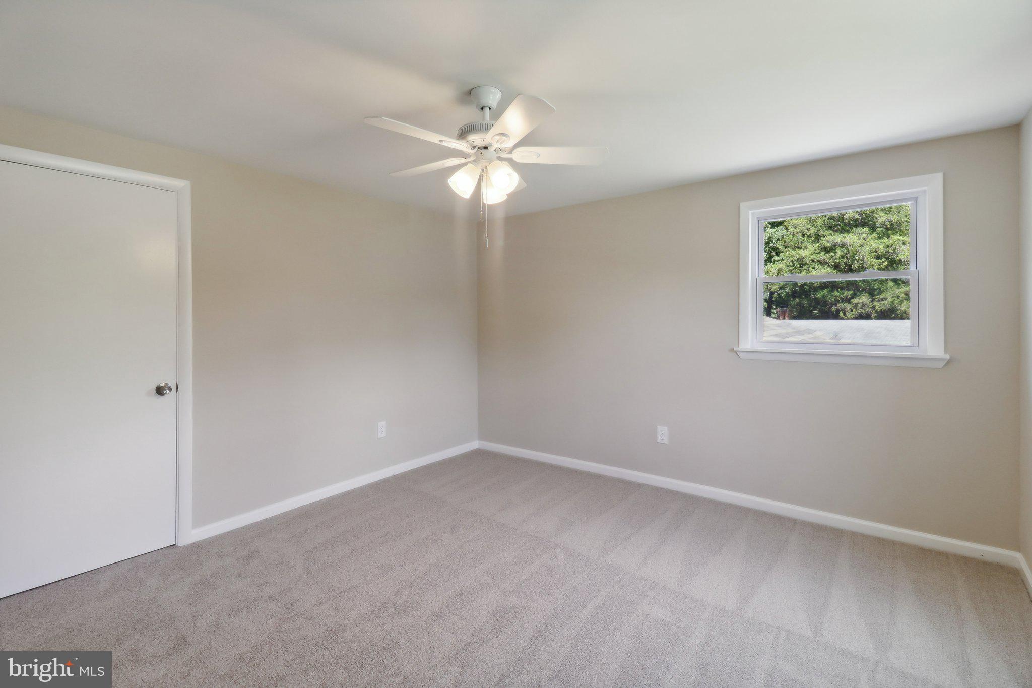 1318 PADDOCK LANE